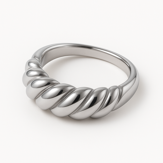 AMELIA RING • SILVER