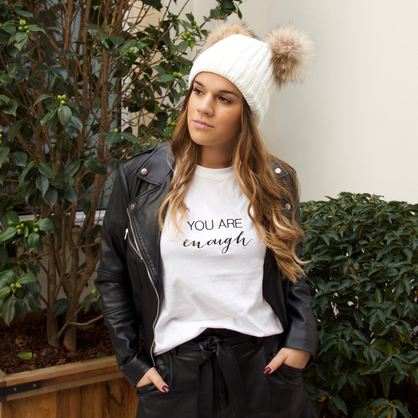 * YOU ARE ENOUGH * EMBROIDERED TEE L&G | T-shirt bordada YOU ARE ENOUGH