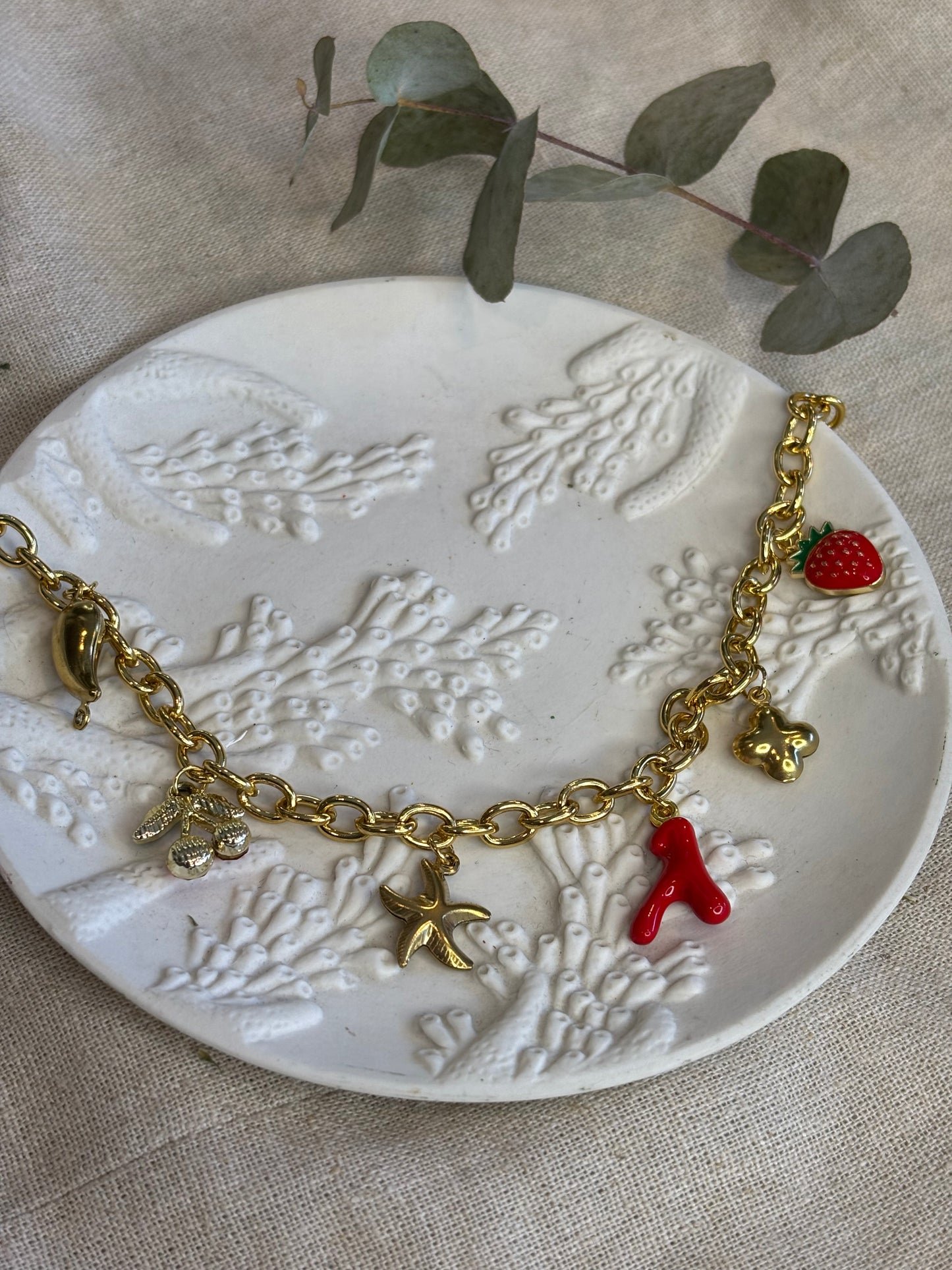 ZOE NECKLACE • GOLDEN